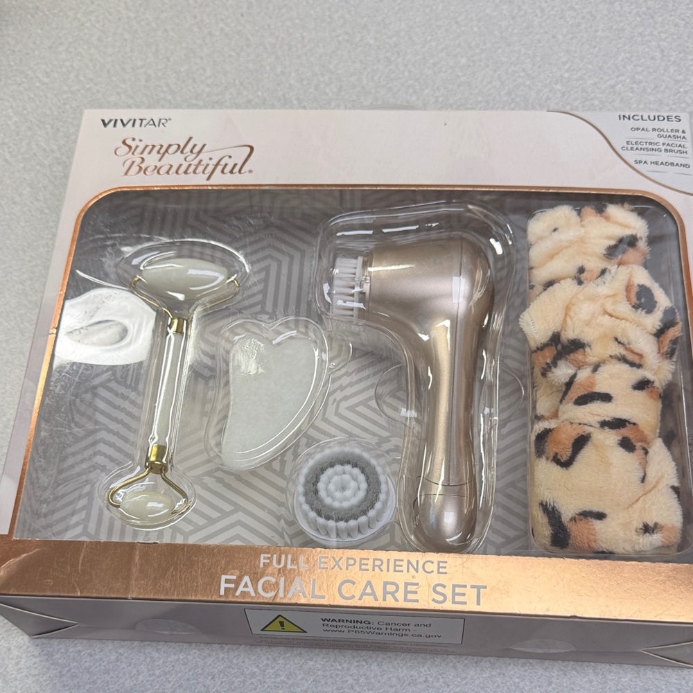 Vivitar Facial Care Set with Leopard Print Headband